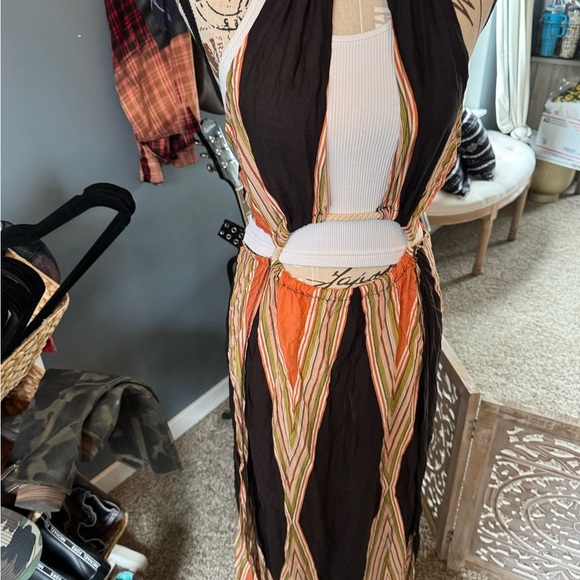 Boho Halter rope cut out maxi dress NWT - Picture 4 of 5